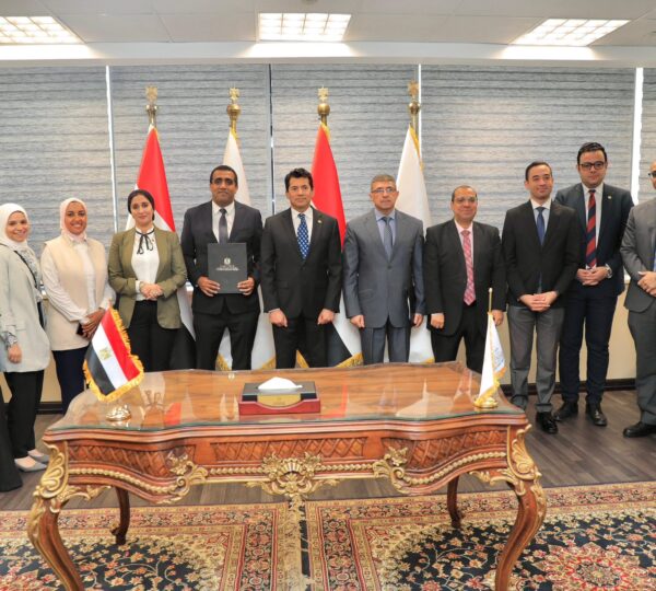 بروتوكول تعاون بين وزارة الشباب وصناع الحياة